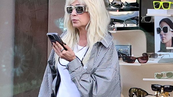 Άννα Βίσση, από το Λονδίνο, στην Γλυφάδα.