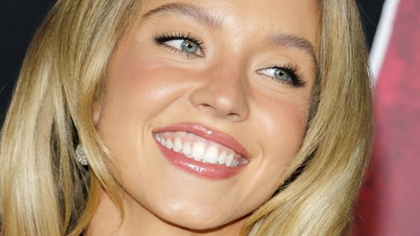 H Sydney Sweeney στα Οσκαρ,με το φόρεμα της Angelina Jolie!