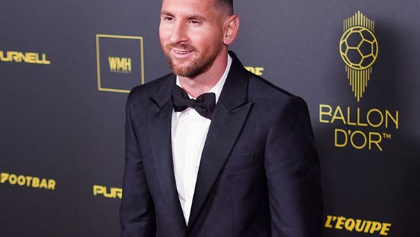 O γίος της Kim Kardashian με τον Λιονέλ Μέσι στο γήπεδο!