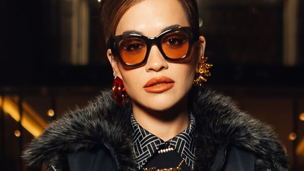 H Rita Ora έχει όλη την προσοχή μας και ως fashion icon!
