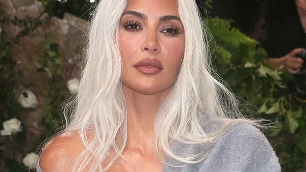 Δείτε ποιοι δυσκολεύτηκαν να ανέβουν τα σκαλιά του Met Gala!