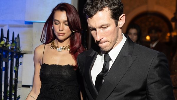 Δεν χορταίνουμε να βλέπουμε Dua Lipa με Callum Turner!