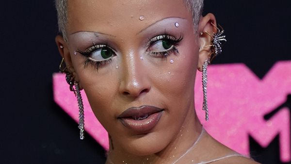 Doja Cat πρωταγωνιστεί στην τελευταία μέρα του Coachella!