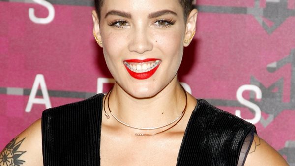 H Halsey ξεπερνάει τα 2 δις streams στο Spotify!