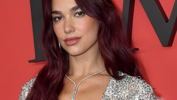 Επιτέλους! Ακούμε ολοκληρωμένο το "Radical Optimism" της Dua