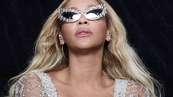 Beyonce, η πρώτη "black" καλλιτέχνιδα Νο1 με country album!