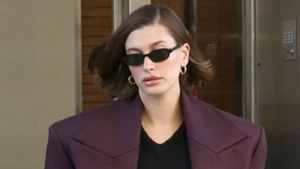 Άλλη μια fashion εμφάνιση της Hailey Bieber.