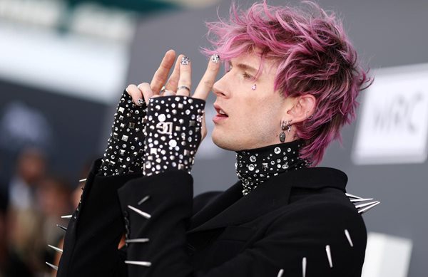 Οι εμφανίσεις στο κόκκινο χαλί των φετινών Billboard Music Awards