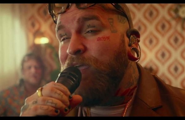 To υπέροχο Lose Control του Teddy Swims #No3 στο Uk Top Ten!