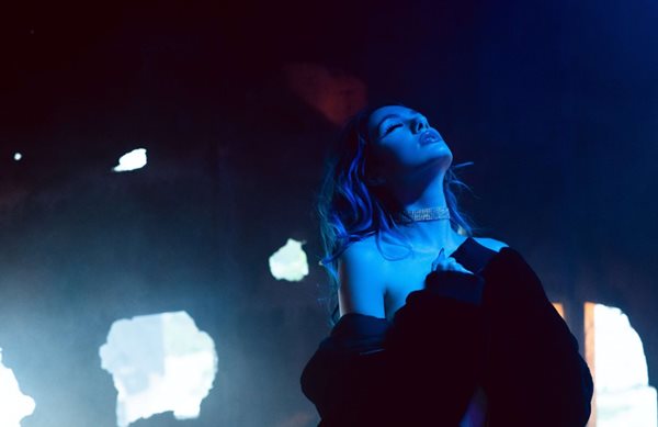 "Midnight" - Το νέο αγγλόφωνο single της Joanne