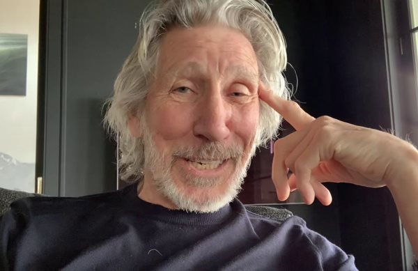 Ο Roger Waters θεωρεί πως είναι πολύ, πολύ, πολύ πιο σημαντικός από τον Weeknd και τον Drake