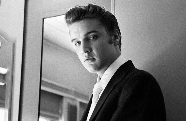 #RockThisDay - 5 Μαΐου: Ο Elvis Presley για πρώτη φορά στο Νο.1 με το "Heartbreak Hotel"