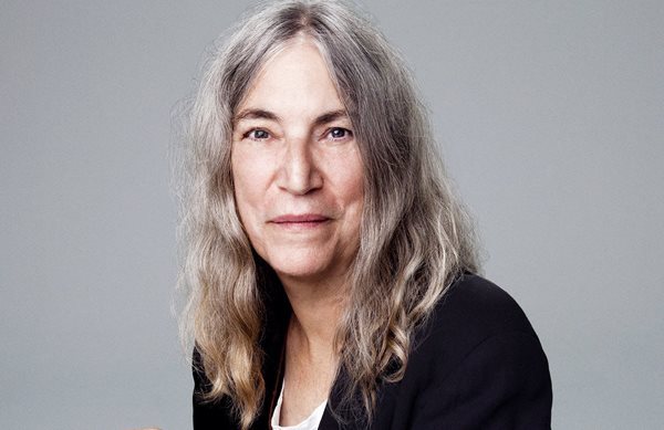 Patti Smith: "Βγείτε στους δρόμους, εσείς είστε το μέλλον"