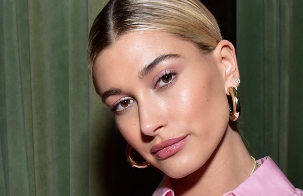 Hailey Bieber - Αποκαλύπτει για πρώτη φορά γιατί εγκατέλειψε τις πασαρέλες