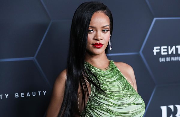 Η Rihanna μιλά για το στιλ της στη διάρκεια της εγκυμοσύνης: "Είναι μία πρόκληση"