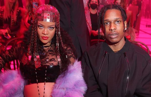 Η iconic εμφάνιση της Rihanna στο fashion show του οίκου Gucci