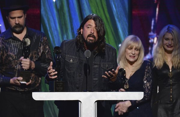 #RockThisDay - 11 Απριλίου: Οι Nirvana εισέρχονται στο Rock and Roll Hall of Fame
