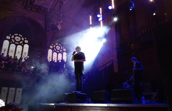 Η συναυλία των Puressence στο Albert Hall του Manchester