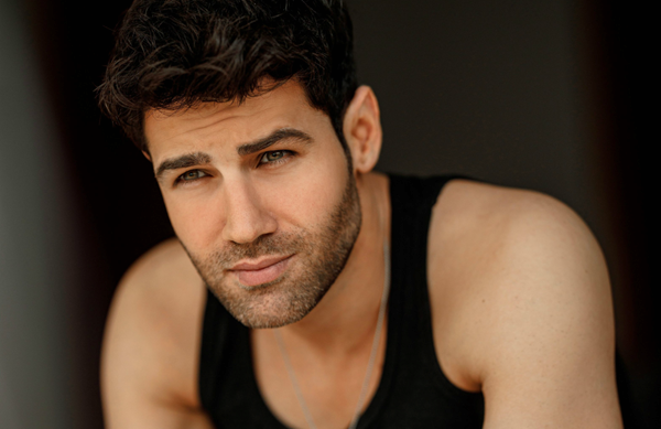 Πέτρος Ιακωβίδης - Η απολαυστική φάρσα στη Νατάσα Θεοδωρίδου