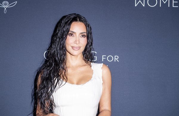 Η Kim Kardashian συμμετέχει στο "Rebel Superstar"!