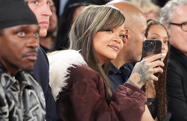 Το "Loud" της Rihanna ξεπερνάει τα 4 δις streams στο Spotify