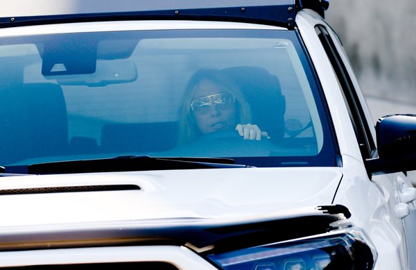 "Οικογενειακό δράμα" με την μητέρα της Miley Cyrus.