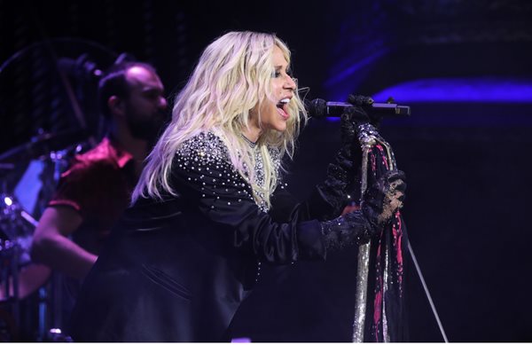 Ακούστε το καινούριο τραγούδι της Άννας Βίσση, "Χρυσόψαρα"