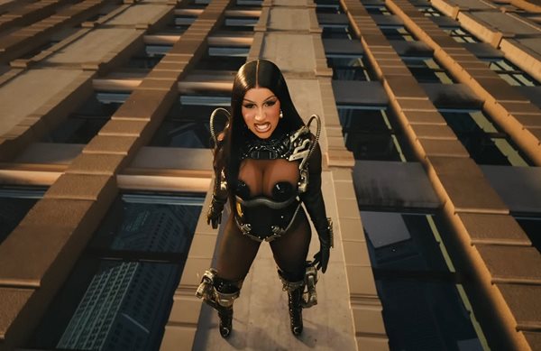 "Hot Sh*t" - Η Cardi B έδωσε στη δημοσιότητα το νέο της music video
