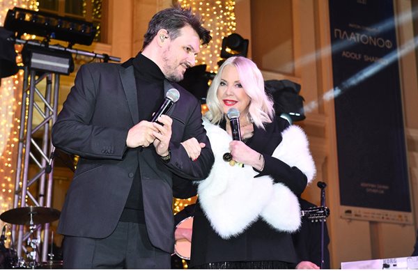 Πάνος Κιάμος - Ρούλα Κορομηλά στο Δημοτικό Θέατρο Πειραιά!