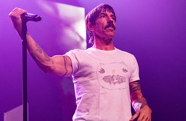 Ο Anthony Kiedis παίρνει θέση για το χαστούκι του Will Smith στον Chris Rock κατά τη διάρκεια των Oscars