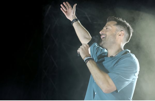 Κατράκειο θέατρο: Ενθουσιασμός για την συναυλία Αργυρού!