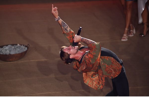 Ακου το διαχρονικό τραγούδι "Λιωμένο Παγωτό" στο Λάμψη 92.3!