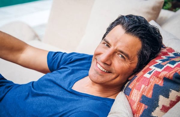 Το τρυφερό μήνυμα του Σάκη Ρουβά μετά την αποχώρηση του αδερφού του, Απόστολου, από το "Survivor"