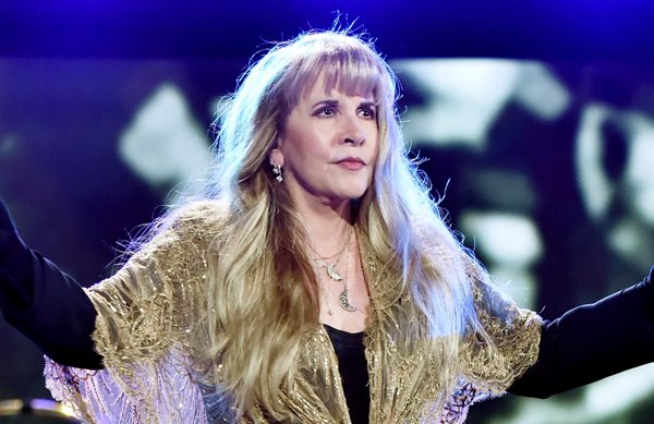 Η Stevie Nicks τοποθετείται για τον Πούτιν: "Είναι ο Χίτλερ που επέστρεψε να μας στοιχειώσει"