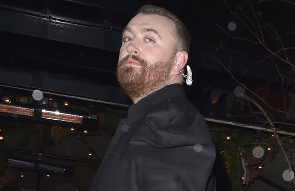 Άλλη μια εμβληματική εμφάνιση του Sam Smith!