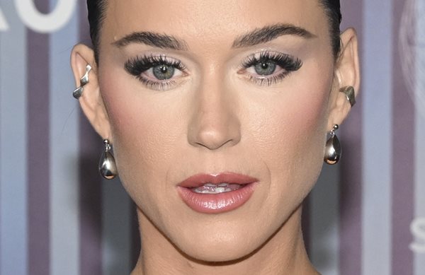 To video clip "Roar" της Katy Perry ξεπέρασε τα 4 δις views!