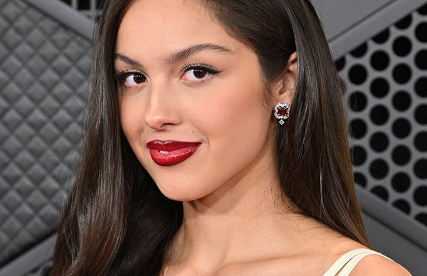 Τα γενέθλια της γιόρτασε σήμερα και η Olivia Rodrigo!